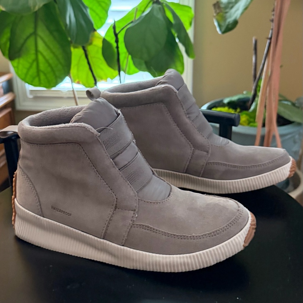 Sorel Out N About Plus Mid Boot in Kettle Gray Size 7